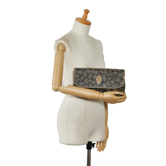 Yves Saint Laurent Giraffe Print Clutch Bag  Canvas Clutch Bag in Good condition - Picture 9 of 9